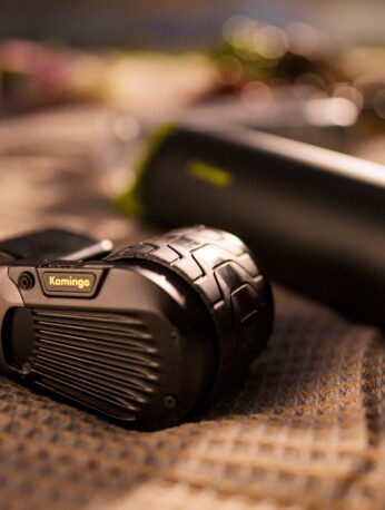 Lightweight Kamingo e-bike converter mounted on a commuter bicycle with bottle-style battery